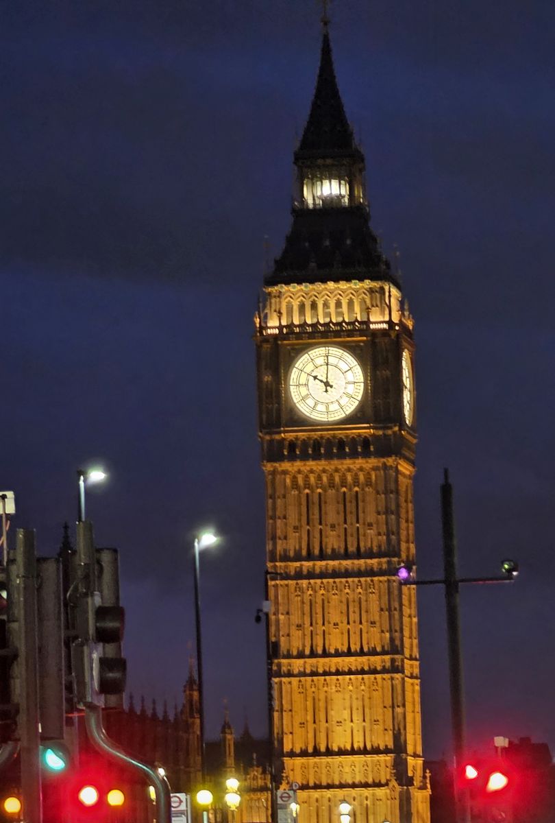 Big Ben lit up at night